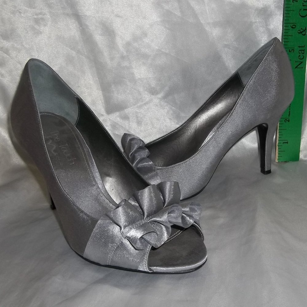 The touch of Nina heels in Size 8M